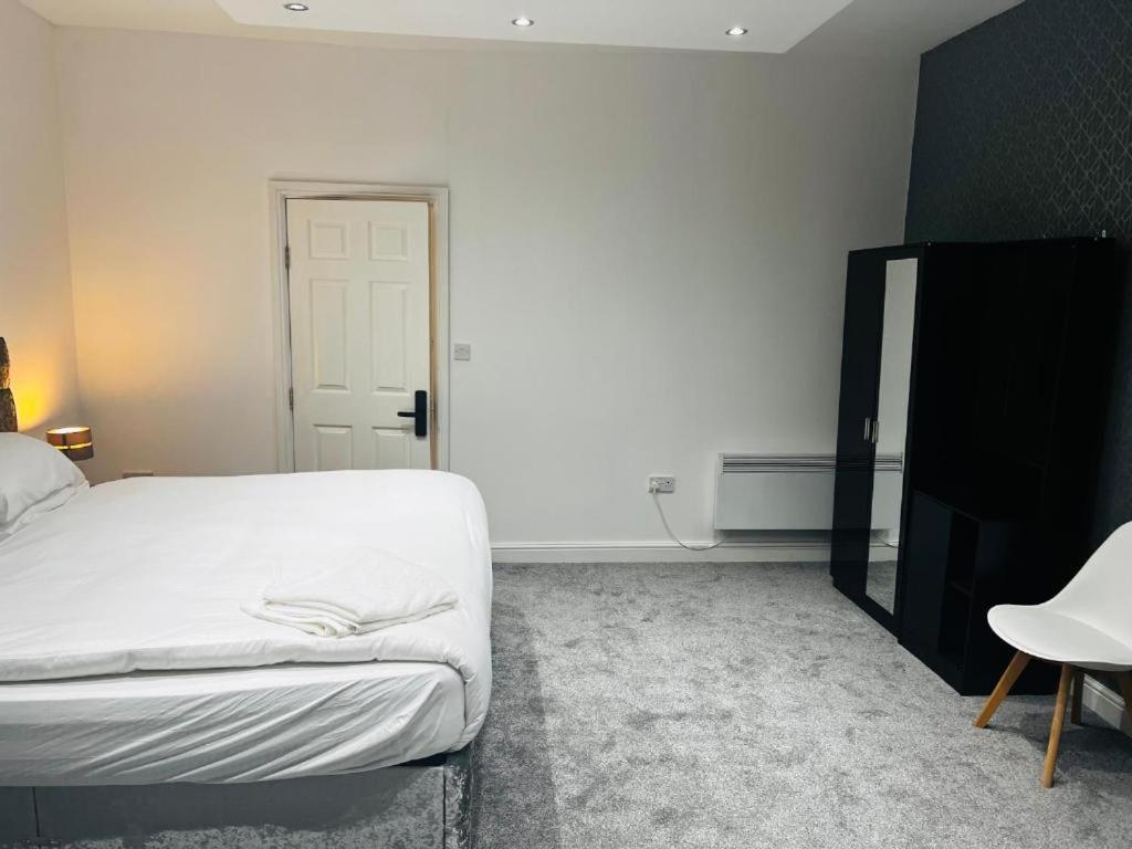Hotel Oyo The Pleasant House Manchester Exterior foto